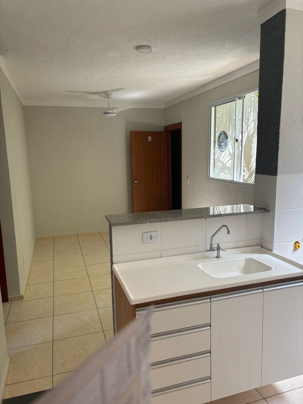 Apartamento Mobiliado no Condomínio Remanso do Bosque - 2 Dormitórios, Térreo, Pronto para Morar!