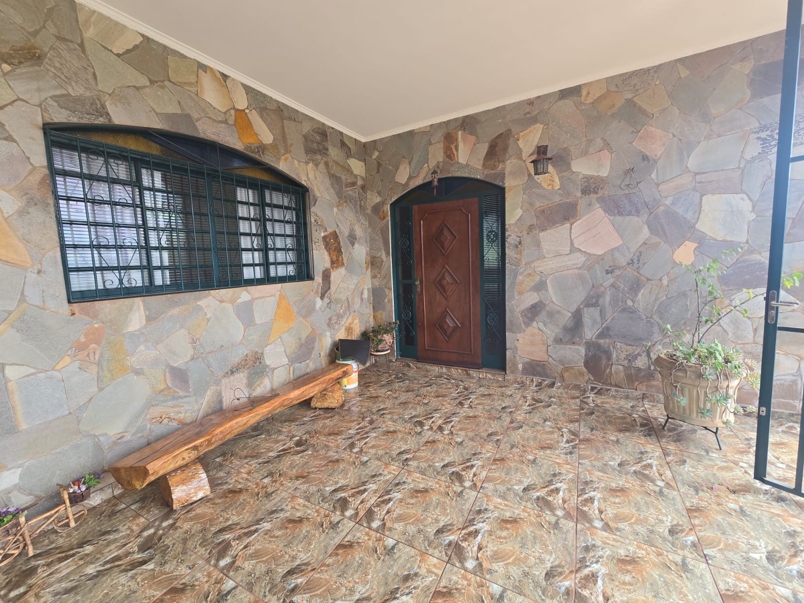Casa à venda, 339m², 03 dormitórios sendo 01 suíte, Bairro Jardim Emília, Bonfim Paulista, SP