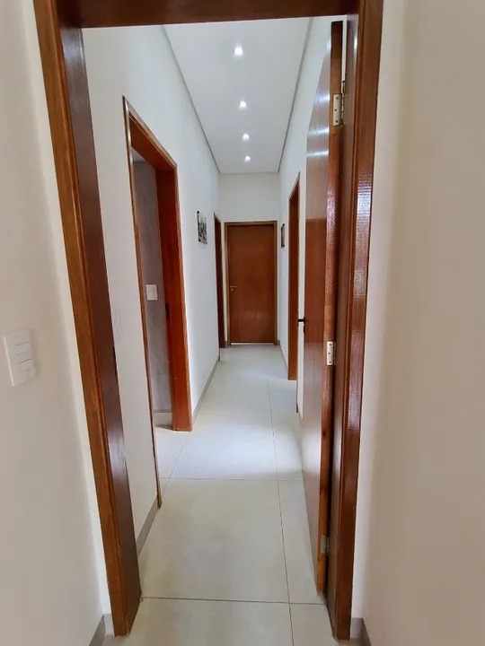 Sua Nova Casa no Jd. Santa Cecília! 3 Quartos, Suíte e Conforto Completo por R$ 650 mil!