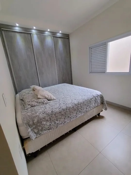 Sua Nova Casa no Jd. Santa Cecília! 3 Quartos, Suíte e Conforto Completo por R$ 650 mil!