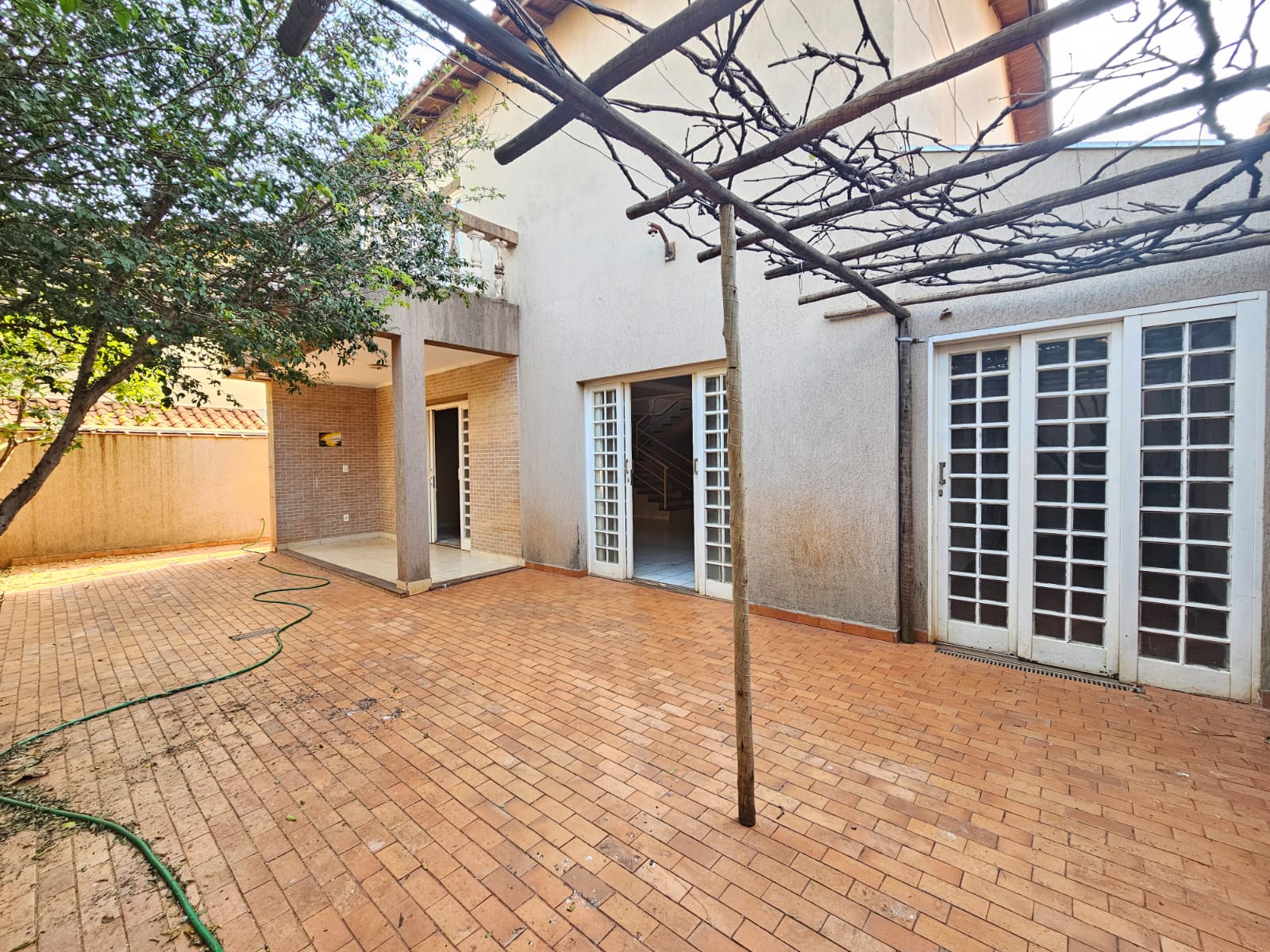 Casa à venda, 03 dormitórios sendo 01 suíte, 210m², Condomínio Vila Real, Bonfim Paulista - SP