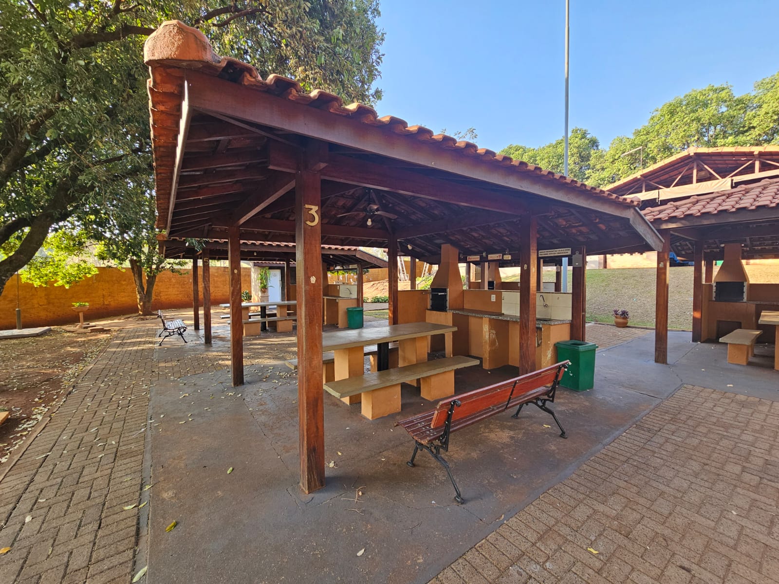 Casa à venda, 03 dormitórios sendo 01 suíte, 210m², Condomínio Vila Real, Bonfim Paulista - SP