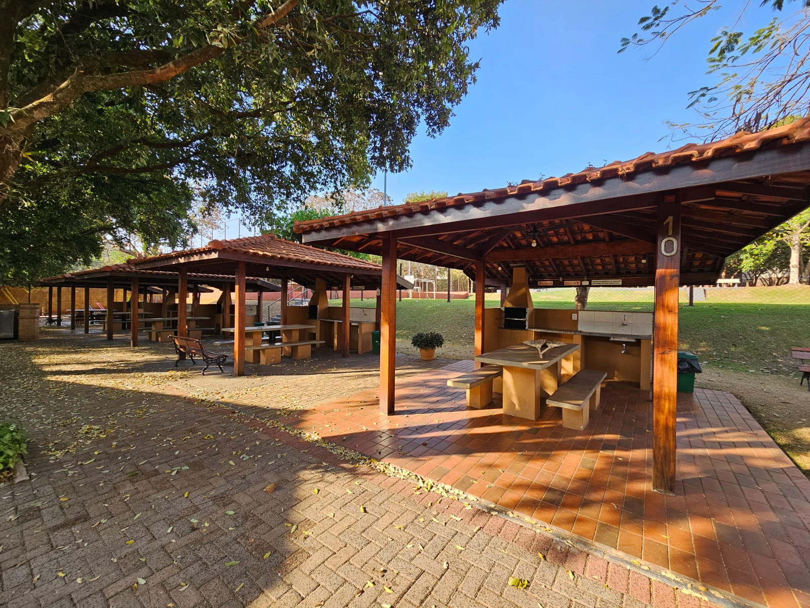 Casa à venda, 03 dormitórios sendo 01 suíte, 210m², Condomínio Vila Real, Bonfim Paulista - SP