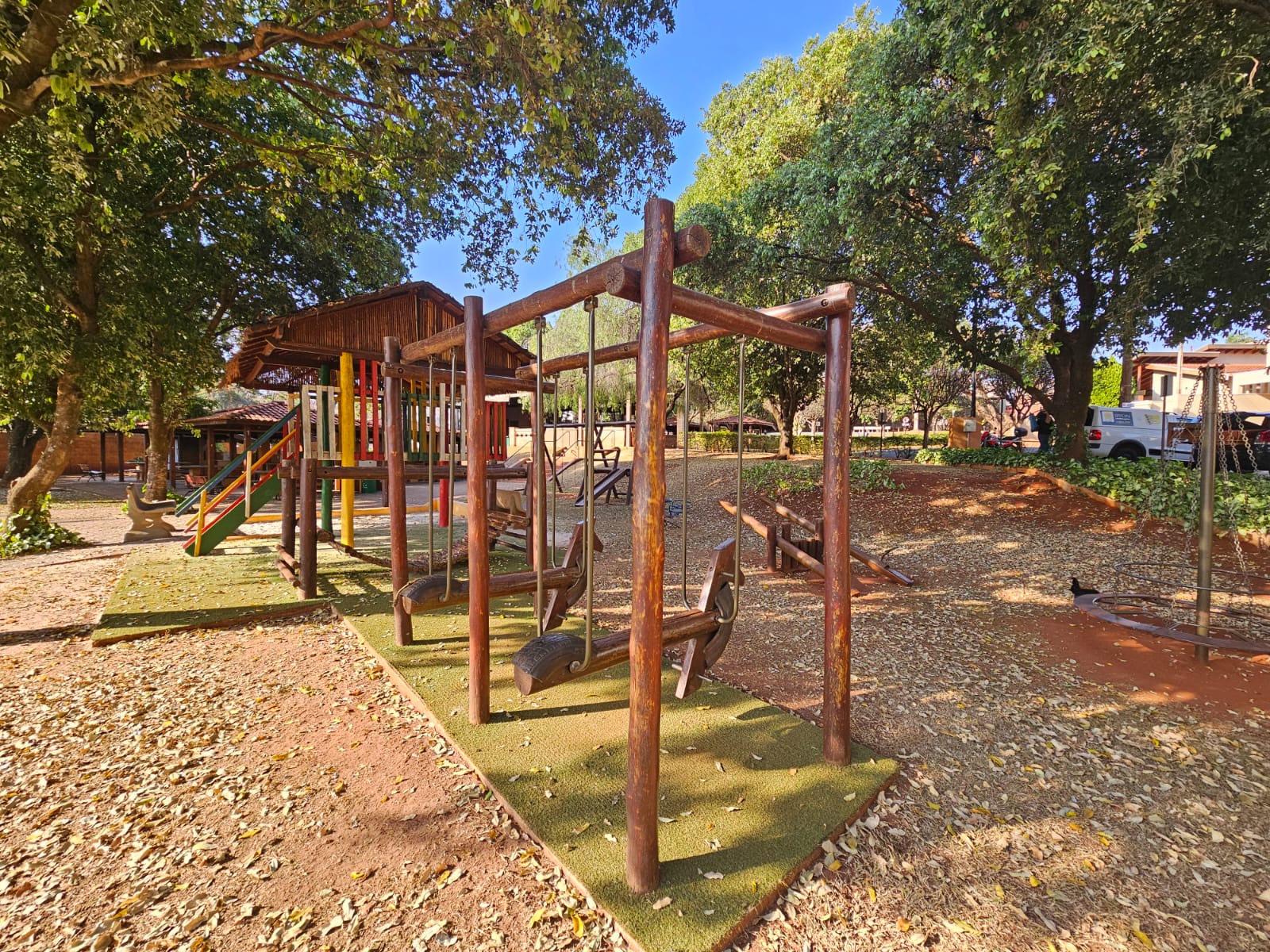 Casa à venda, 03 dormitórios sendo 01 suíte, 210m², Condomínio Vila Real, Bonfim Paulista - SP