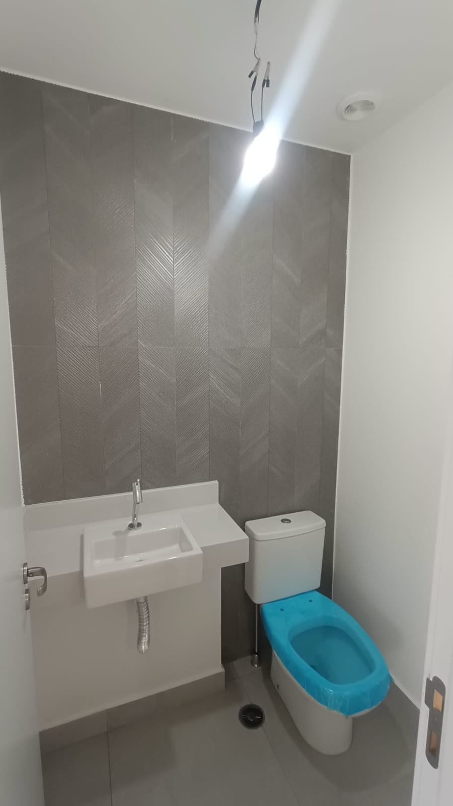 Apartamento de 100m² no Jardim Botânico com vista livre e área de lazer completa por R$ 900 mil!
