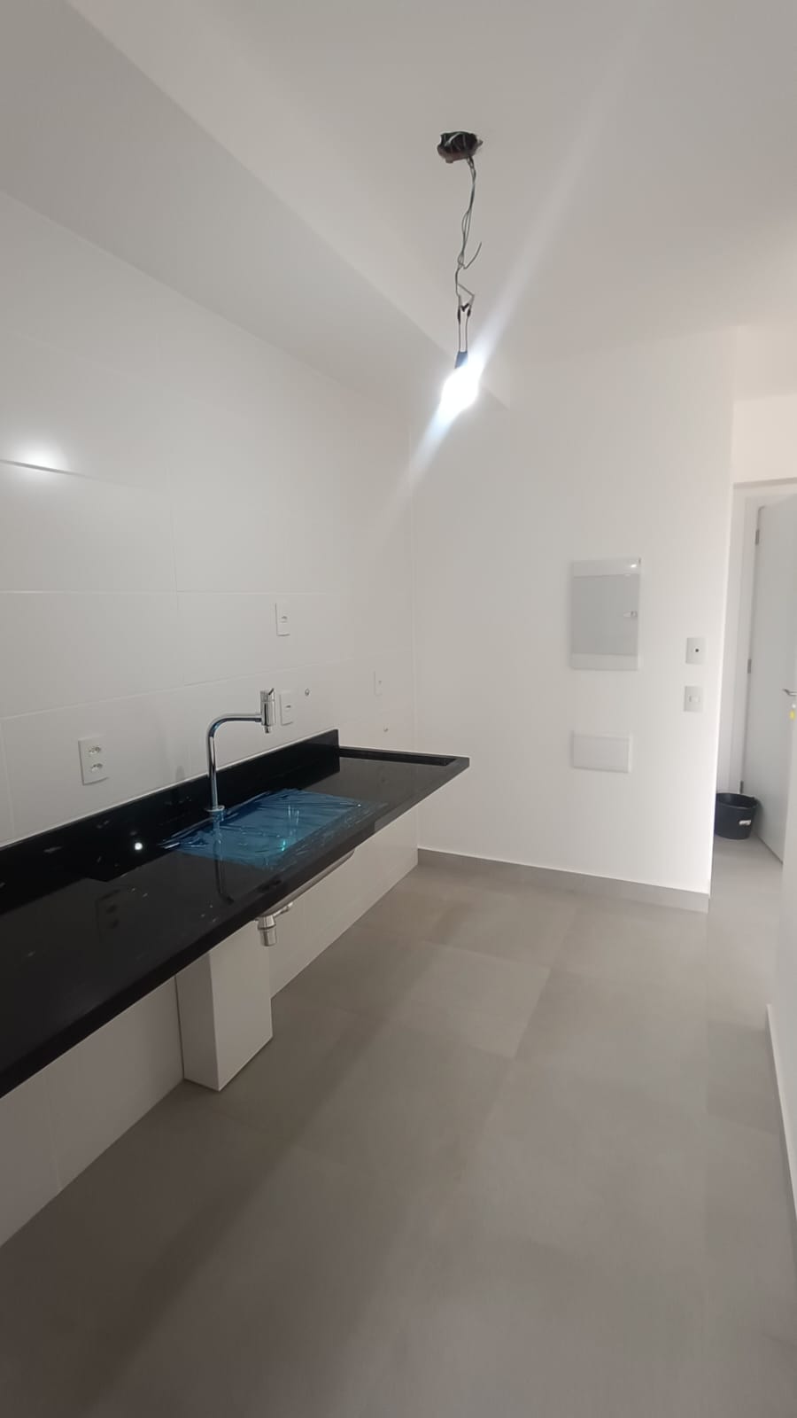Apartamento de 100m² no Jardim Botânico com vista livre e área de lazer completa por R$ 900 mil!