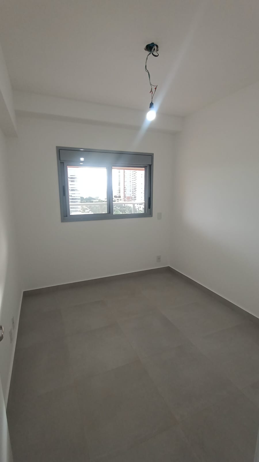 Apartamento de 100m² no Jardim Botânico com vista livre e área de lazer completa por R$ 900 mil!
