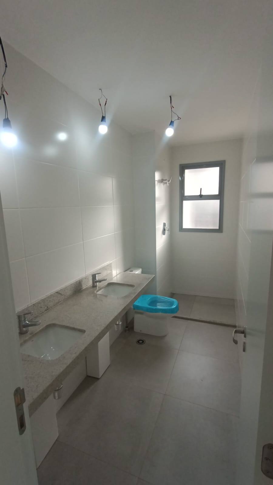 Apartamento de 100m² no Jardim Botânico com vista livre e área de lazer completa por R$ 900 mil!