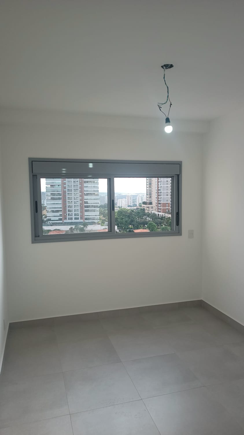 Apartamento de 100m² no Jardim Botânico com vista livre e área de lazer completa por R$ 900 mil!