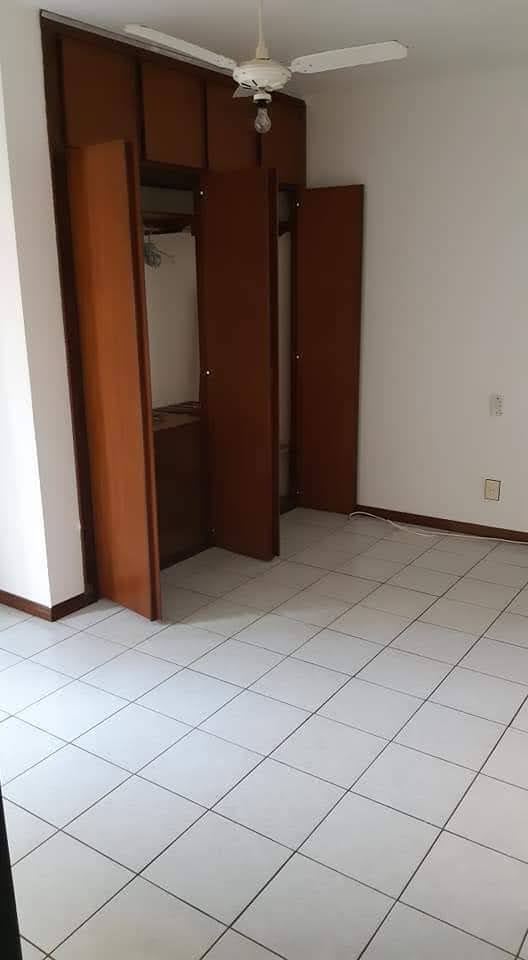 Amplo apartamento 140m², 4 dormitórios, suíte, 2 vagas paralelas, com elevador no Parque Bandeirantes por R$ 370 mil!
