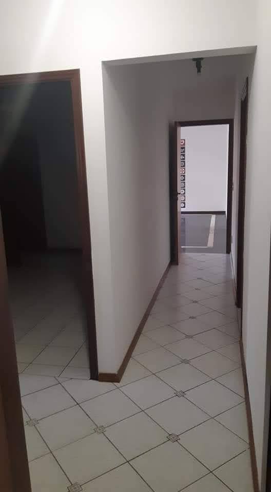 Amplo apartamento 140m², 4 dormitórios, suíte, 2 vagas paralelas, com elevador no Parque Bandeirantes por R$ 370 mil!