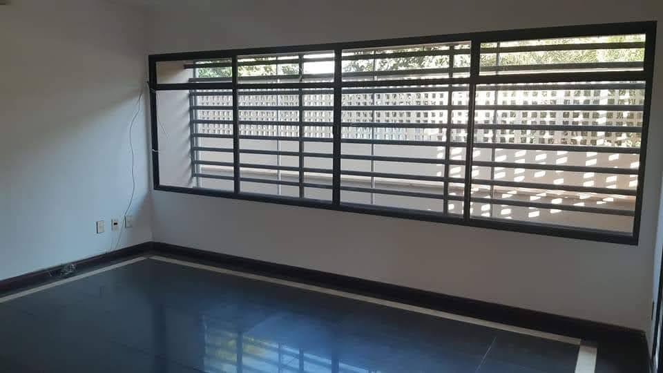 Amplo apartamento 140m², 4 dormitórios, suíte, 2 vagas paralelas, com elevador no Parque Bandeirantes por R$ 370 mil!