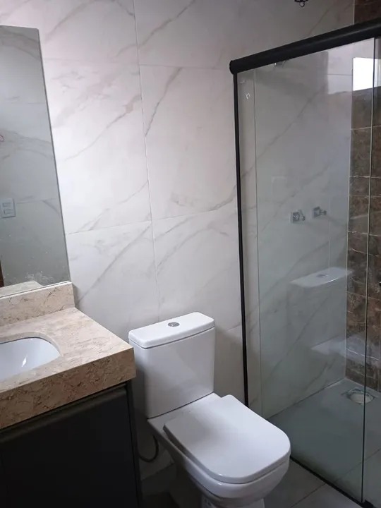 Casa Moderna no Jardim Santa Cecília com 3 Quartos, sendo 2 suítes, com armários planejados e Área Gourmet por R$ 660 Mil!
