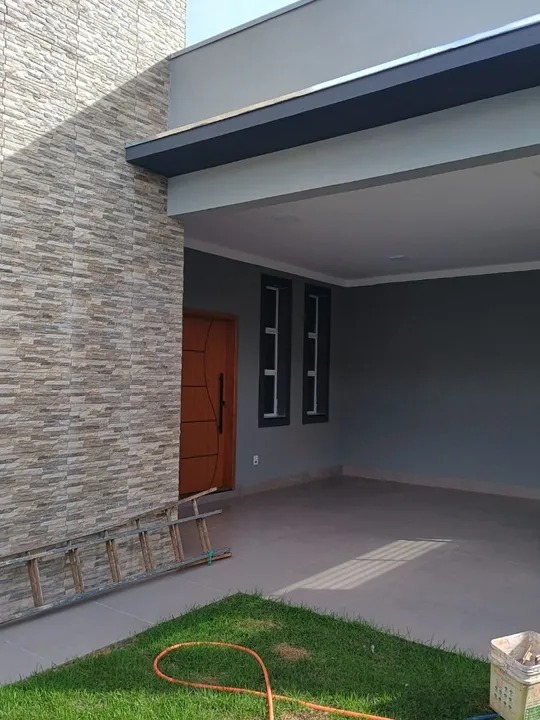 Casa Moderna no Jardim Santa Cecília com 3 Quartos, sendo 2 suítes, com armários planejados e Área Gourmet por R$ 660 Mil!