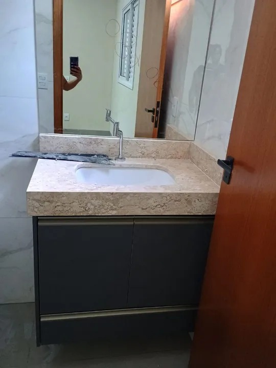 Casa Moderna no Jardim Santa Cecília com 3 Quartos, sendo 2 suítes, com armários planejados e Área Gourmet por R$ 660 Mil!