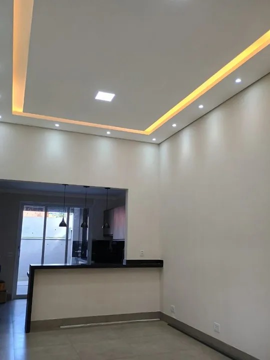 Casa Moderna no Jardim Santa Cecília com 3 Quartos, sendo 2 suítes, com armários planejados e Área Gourmet por R$ 660 Mil!