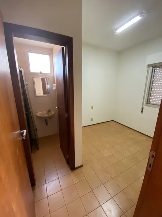 Apartamento Amplo, de 140m², no Centro de Ribeirão Preto com 3 Quartos e Suíte por R$ 365 Mil!