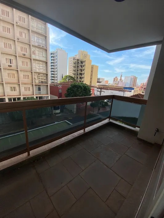 Apartamento Amplo, de 140m², no Centro de Ribeirão Preto com 3 Quartos e Suíte por R$ 365 Mil!