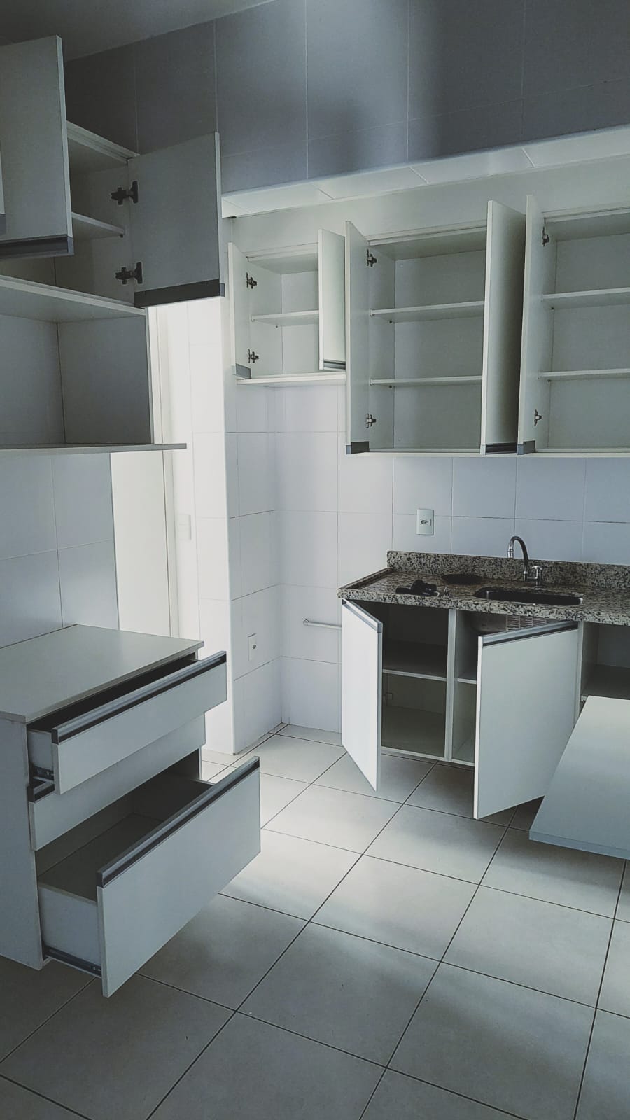 Apartamento à Venda, 02 dormitórios sendo 01 suíte, 02 vagas de garagem, Jardim Nova Aliança, Ribeirão Preto - SP