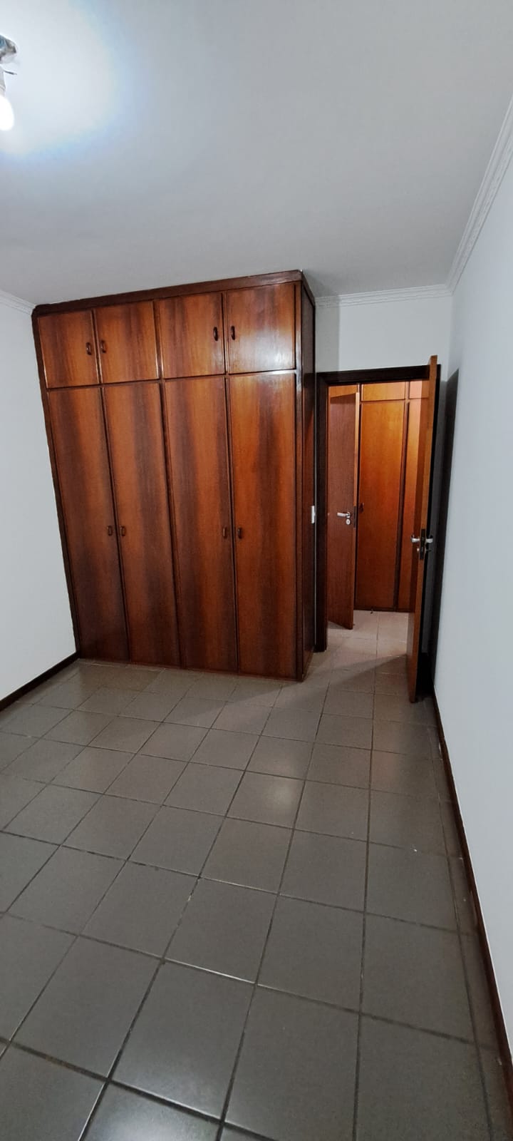 Apartamento 3 Quartos no Centro de Ribeirão Preto – 103m², Suíte e 1 Vaga – R$ 340 Mil!