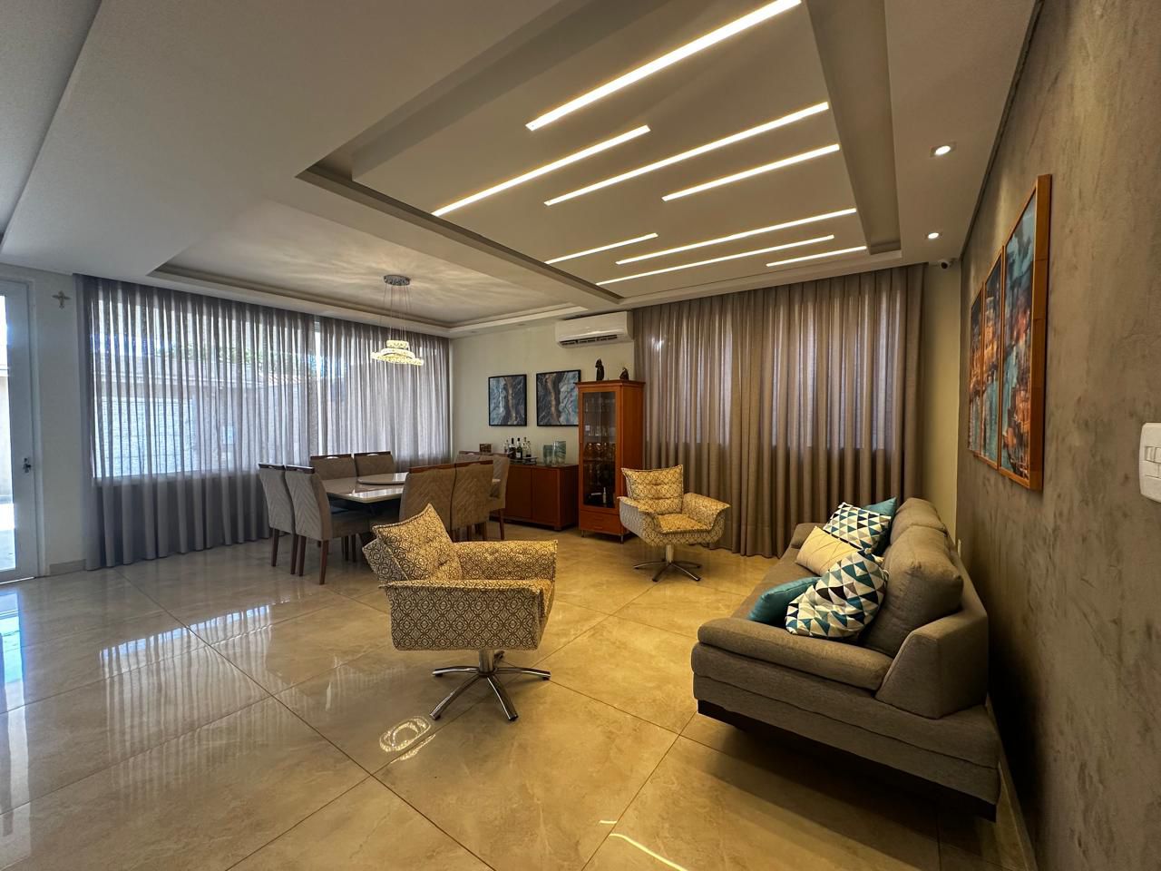 Casa térrea à venda, 264m², 03 suítes, Cidade Universitária, Ribeirão Preto, SP