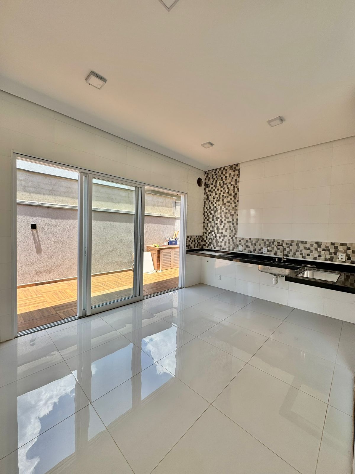 Condomínio San Marco, 3 suítes, piscina, armários, pronta pra morar