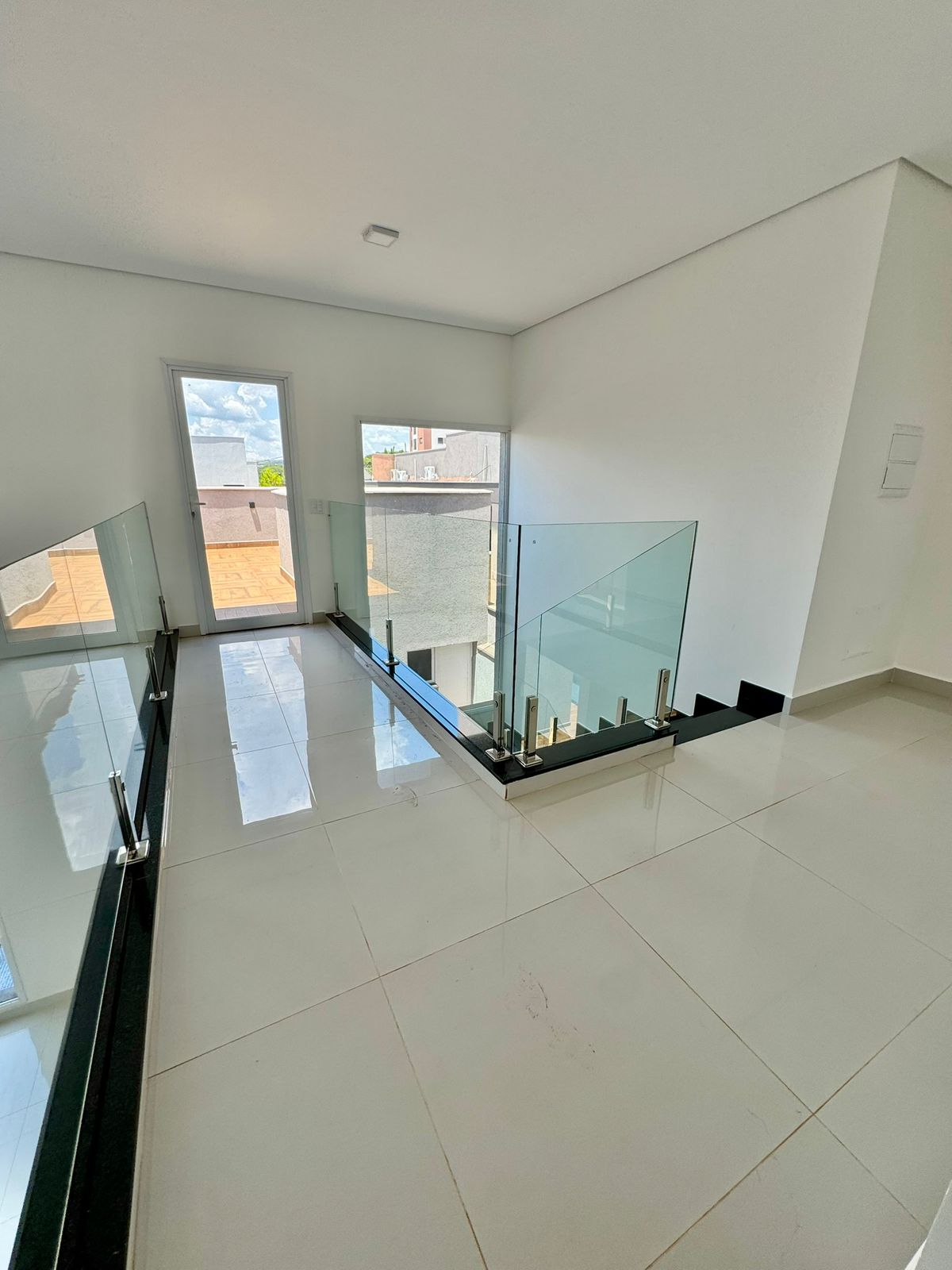Condomínio San Marco, 3 suítes, piscina, armários, pronta pra morar