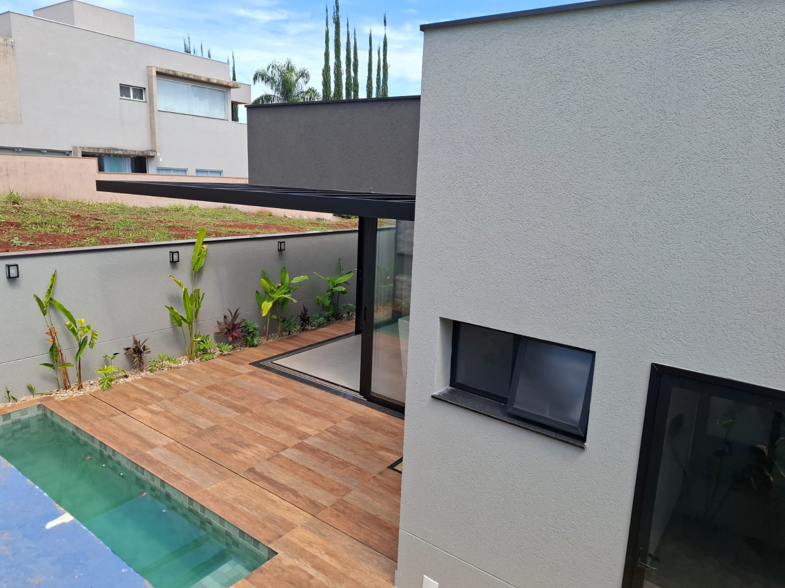 Casa à venda, 04 dormitórios, 200m², Terras de Siena, Vila do Golfe, Ribeirão Preto, SP