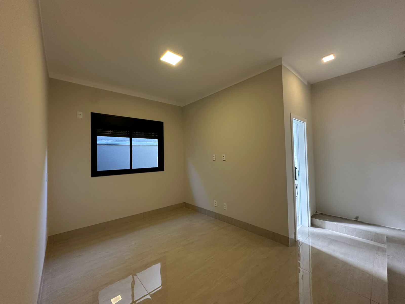 Casa em condomínio à venda, 03 suítes, 150m², Ilha Gênova, San Marco II, Bonfim Paulista, SP