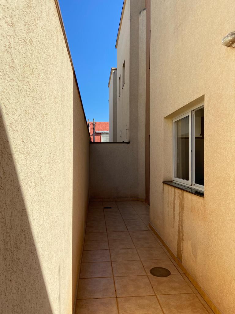 Apartamento térreo à venda, 60m², 02 dormitórios sendo 01 suíte, Edifício Portinari, Jardim Botânico, Ribeirão Preto, SP