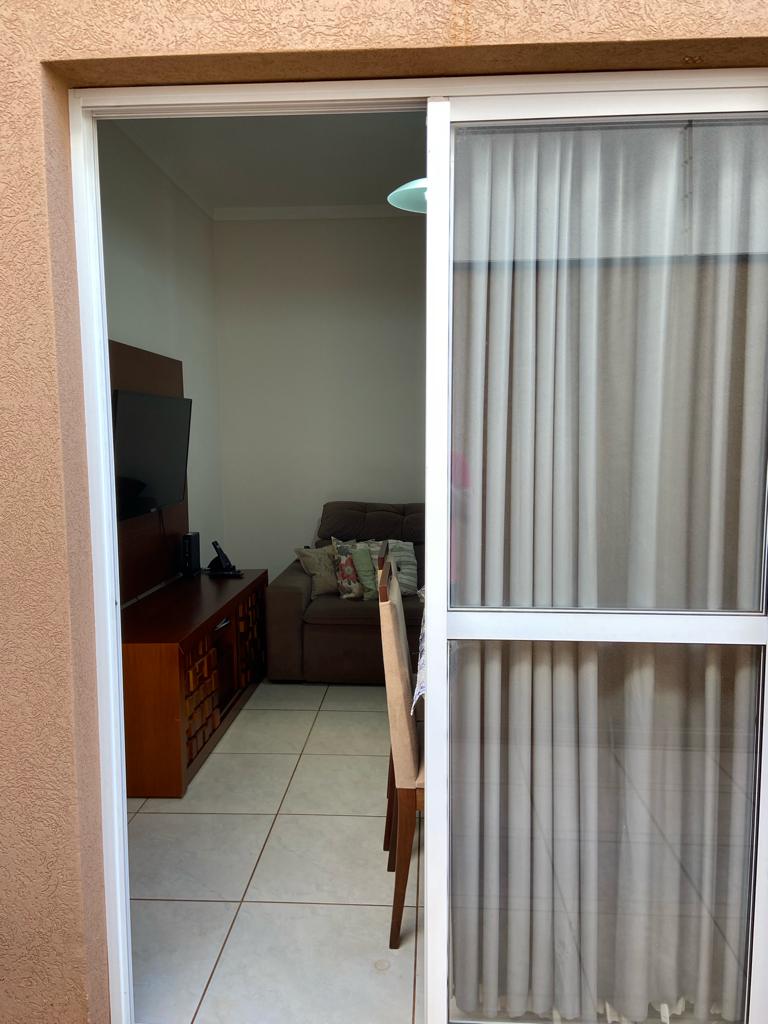 Apartamento térreo à venda, 60m², 02 dormitórios sendo 01 suíte, Edifício Portinari, Jardim Botânico, Ribeirão Preto, SP
