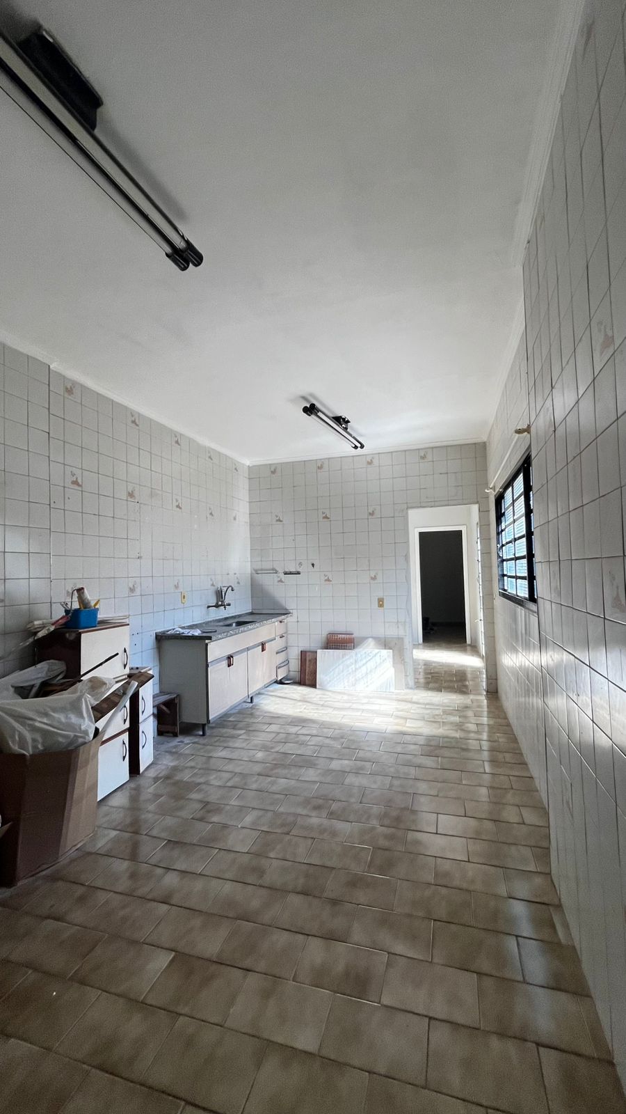 Casa à Venda no Parque Anhanguera – 3 Quartos e 2 Vagas