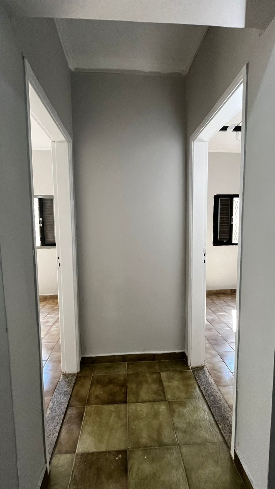 Casa à Venda no Parque Anhanguera – 3 Quartos e 2 Vagas