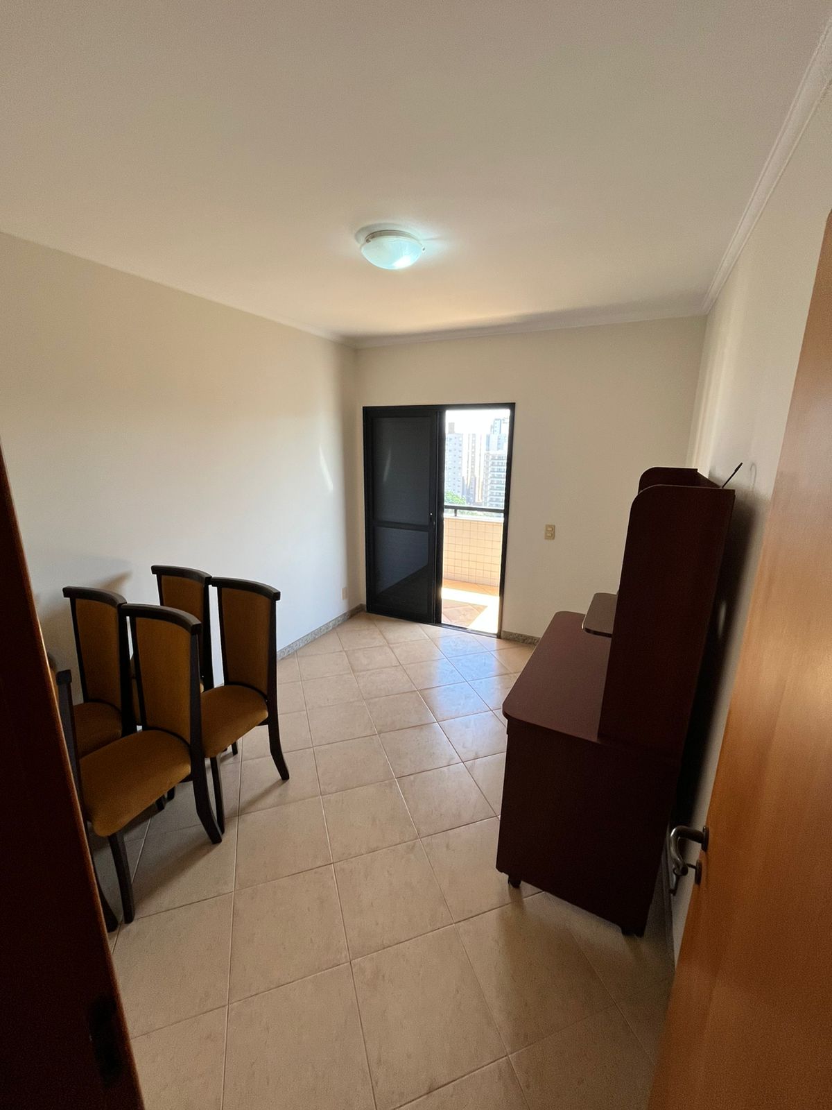 Apartamento à Venda no Higienópolis (centro) com 4 Dorms e 153 m²