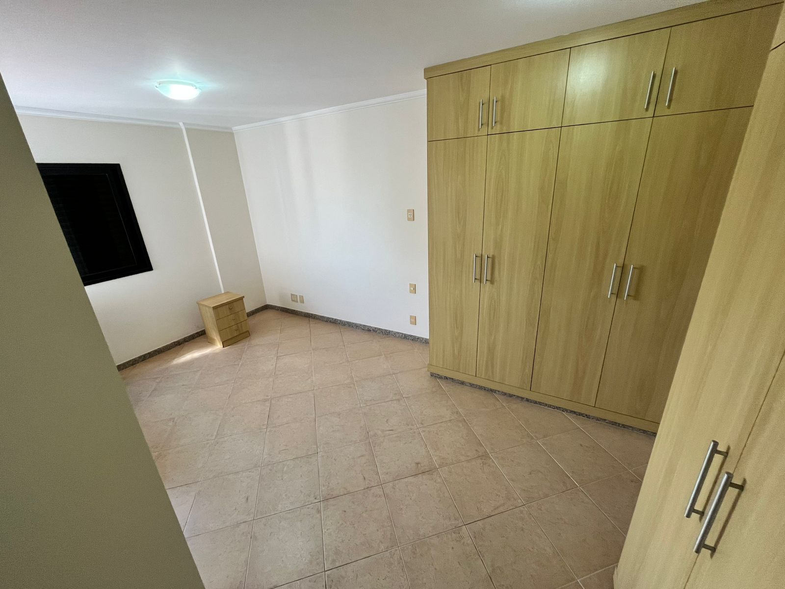Apartamento à Venda no Higienópolis (centro) com 4 Dorms e 153 m²