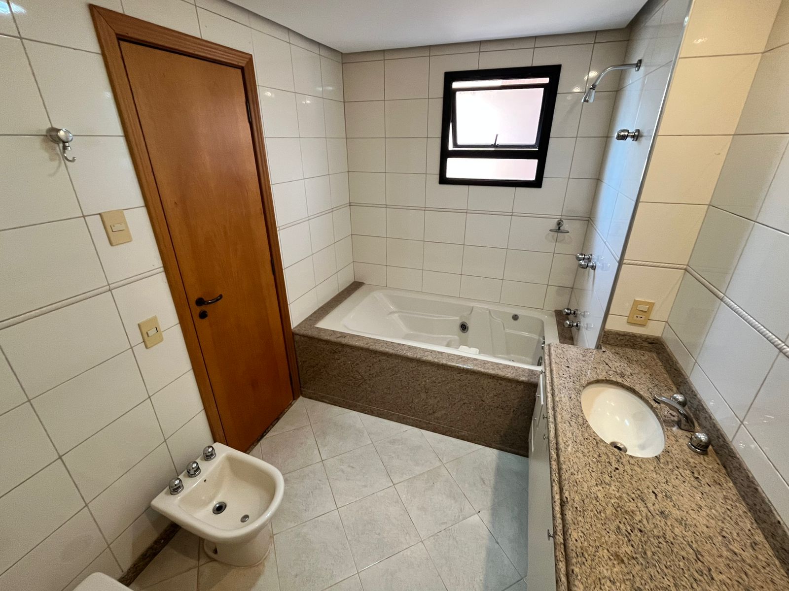 Apartamento à Venda no Higienópolis (centro) com 4 Dorms e 153 m²