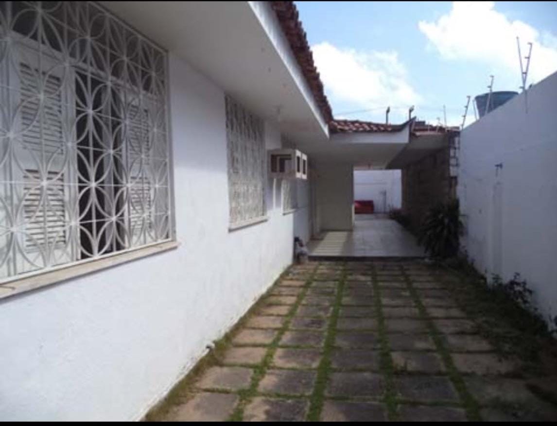 Excelente casa de 240m²  de Área Construída, ao Lado do RioMar Fortaleza