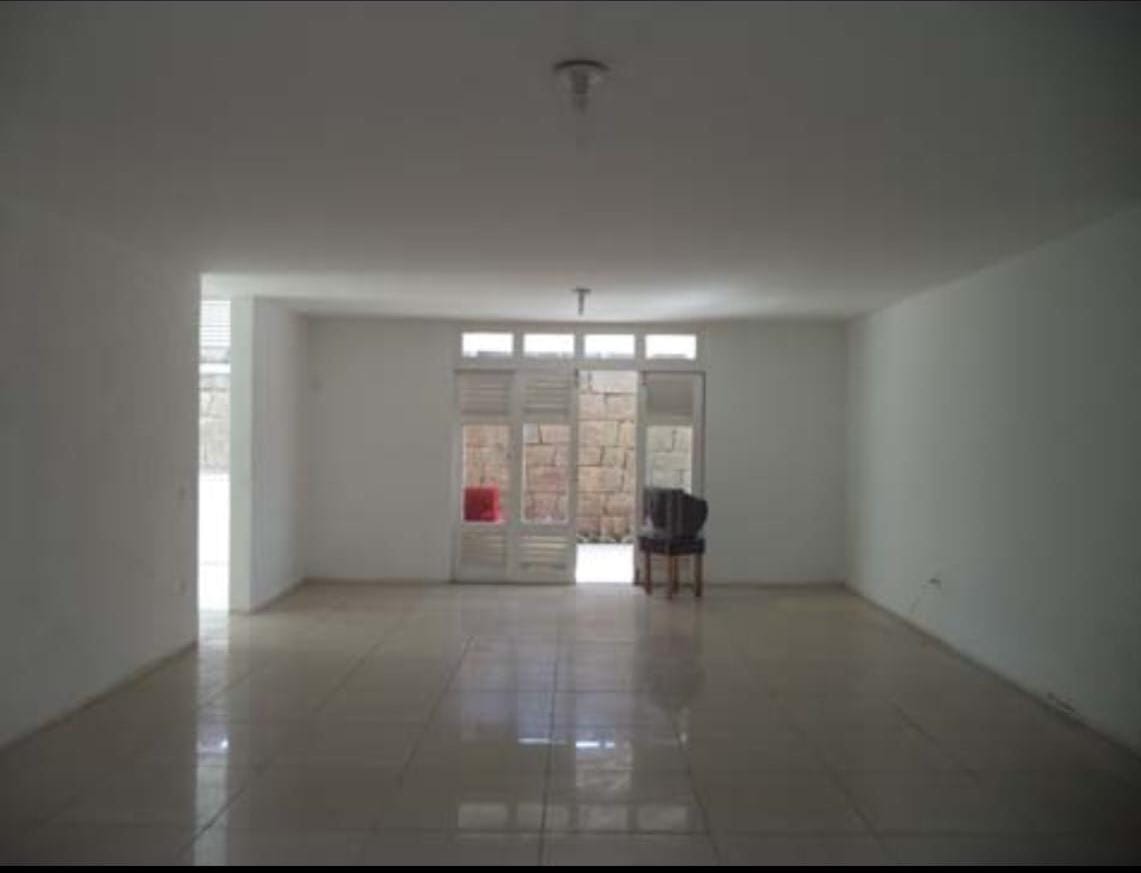 Excelente casa de 240m²  de Área Construída, ao Lado do RioMar Fortaleza