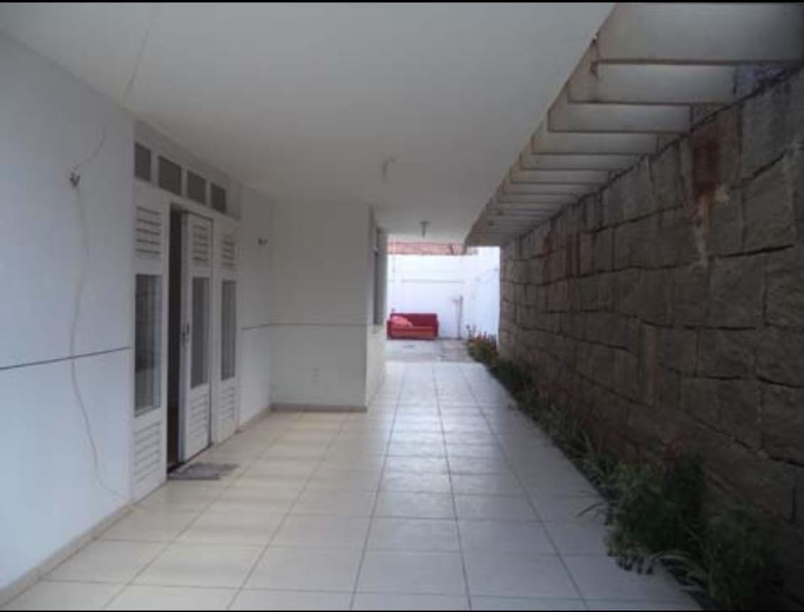 Excelente casa de 240m²  de Área Construída, ao Lado do RioMar Fortaleza