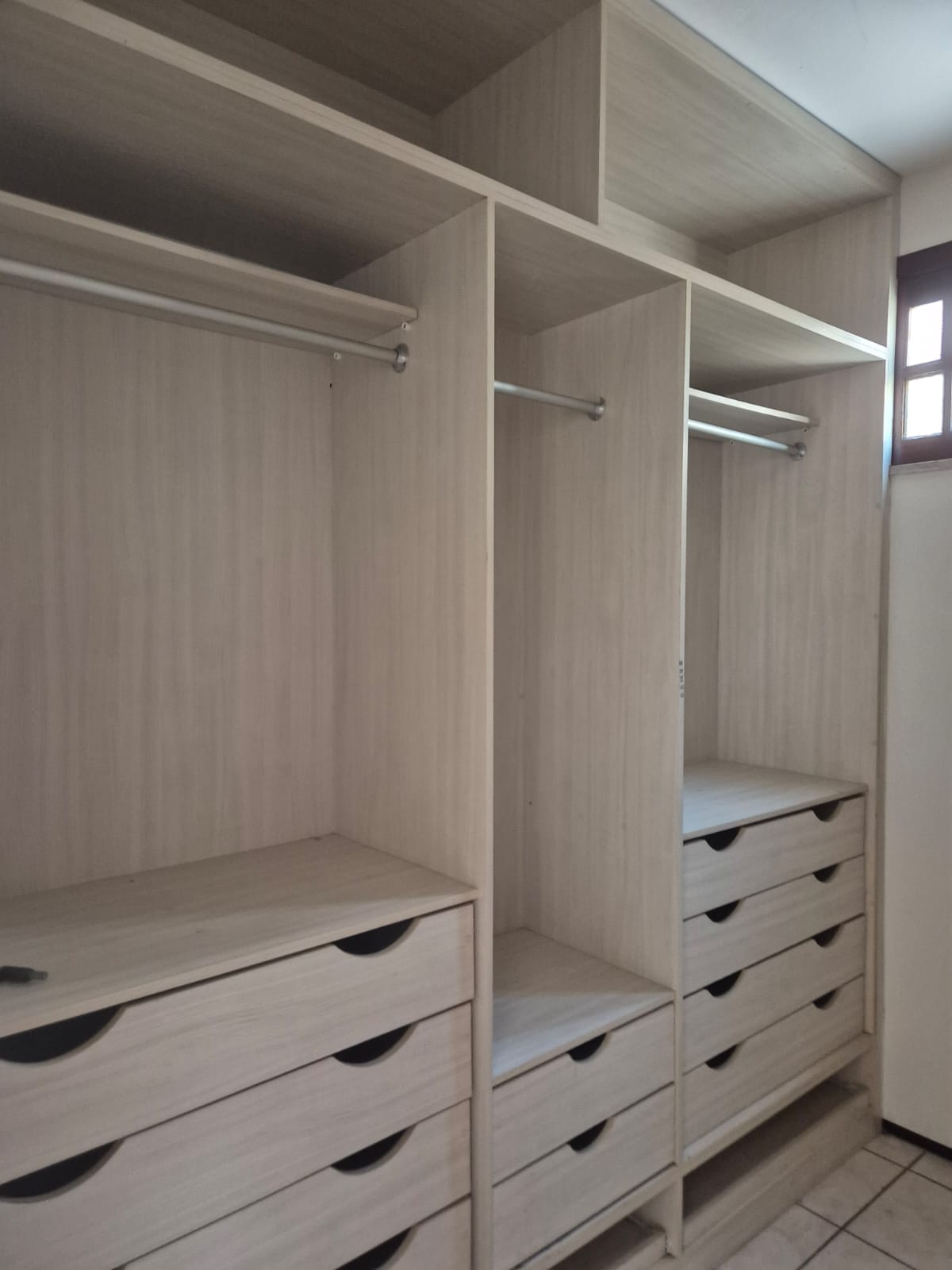 Excelente Casa Duplex - Henrique Jorge