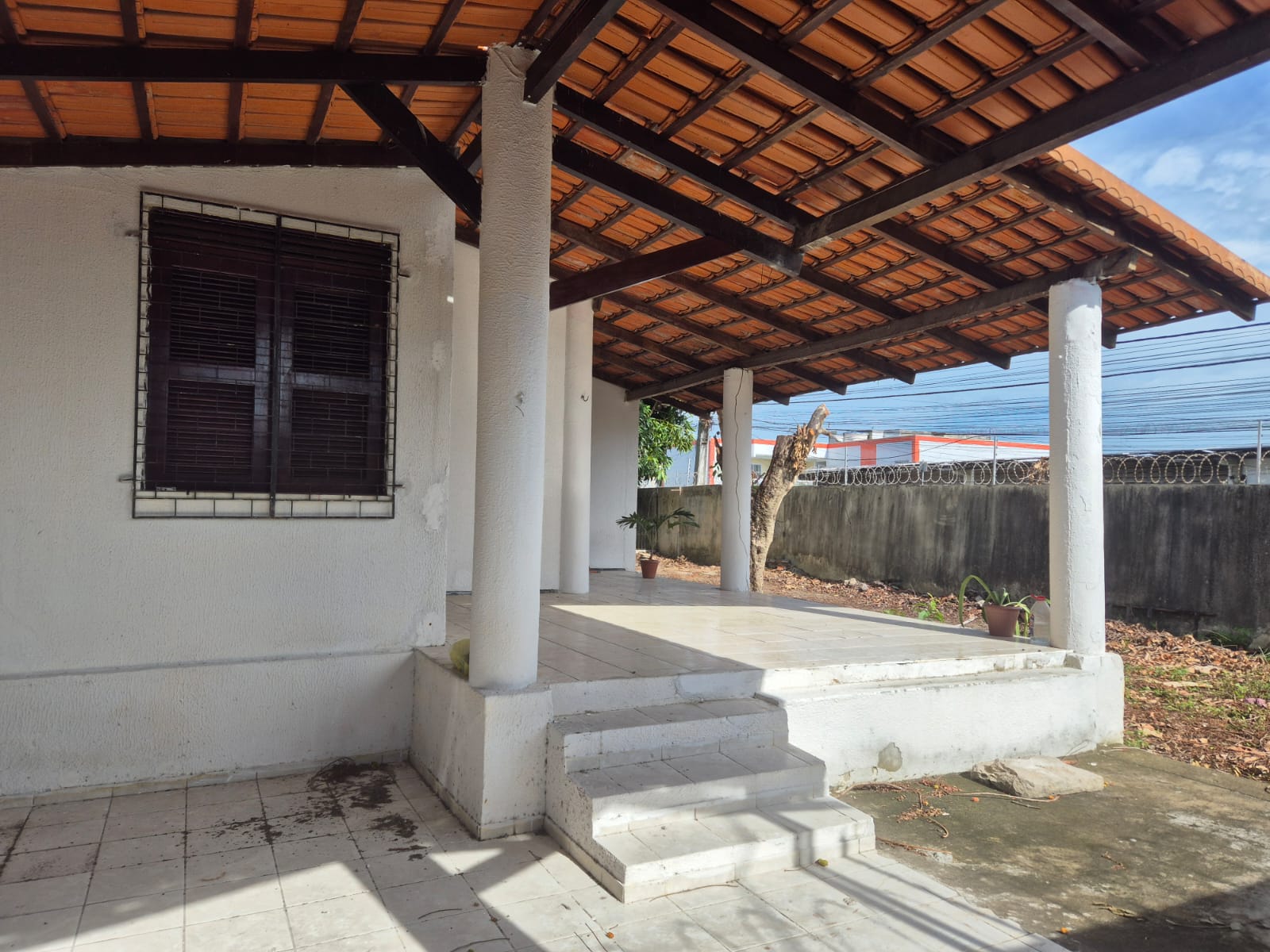 Excelente Casa Duplex - Henrique Jorge