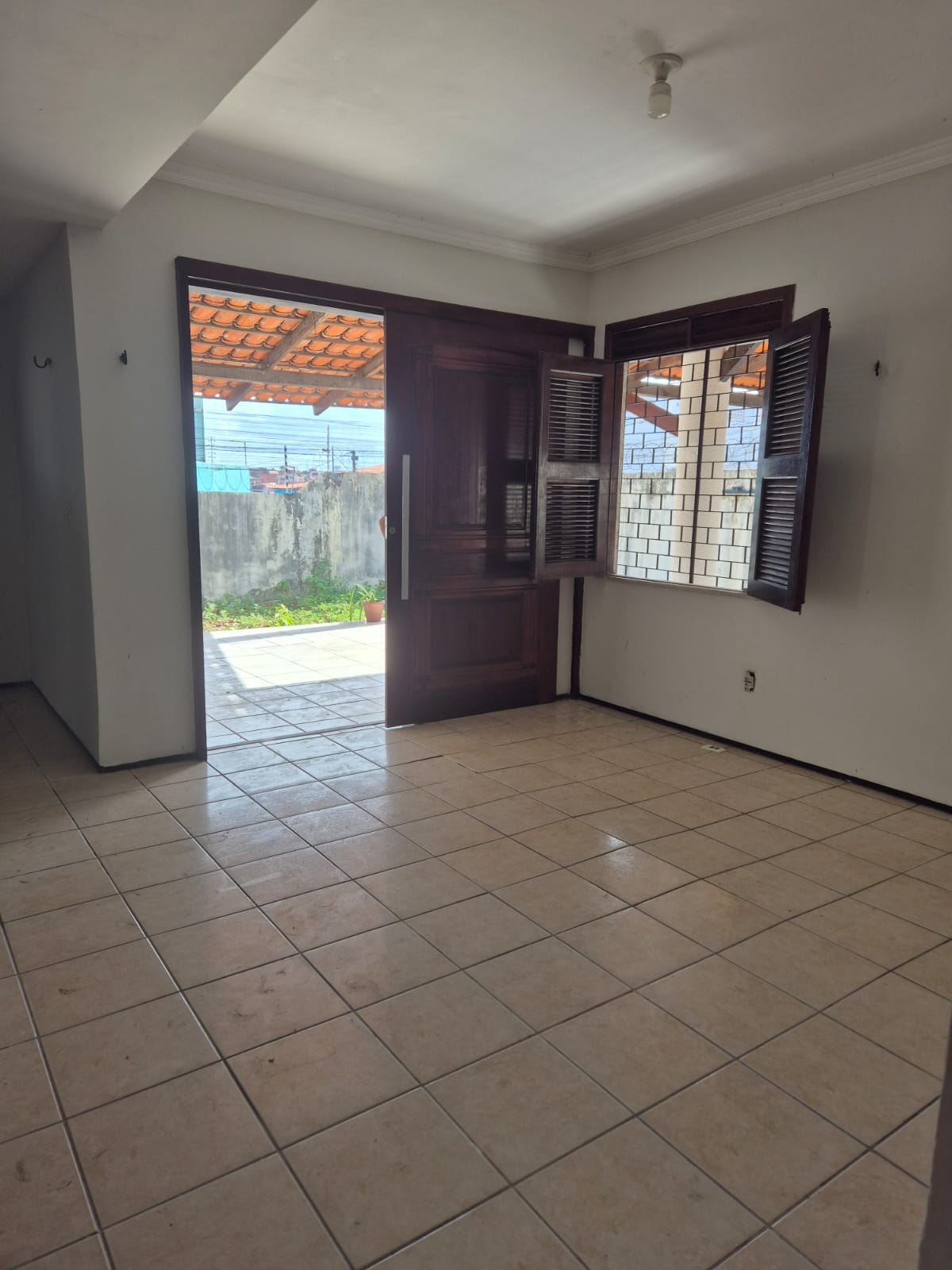 Excelente Casa Duplex - Henrique Jorge