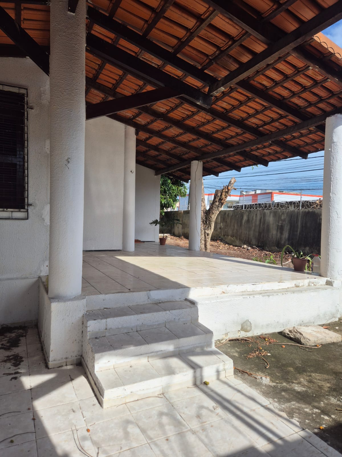 Excelente Casa Duplex - Henrique Jorge