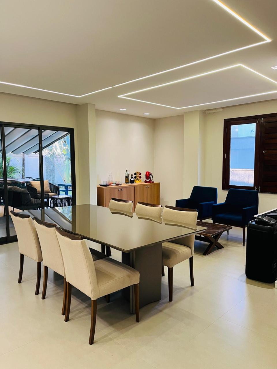 Casa Nova com 04 Suítes à Venda no "Condomínio Quintas do Lago"  Eusébio