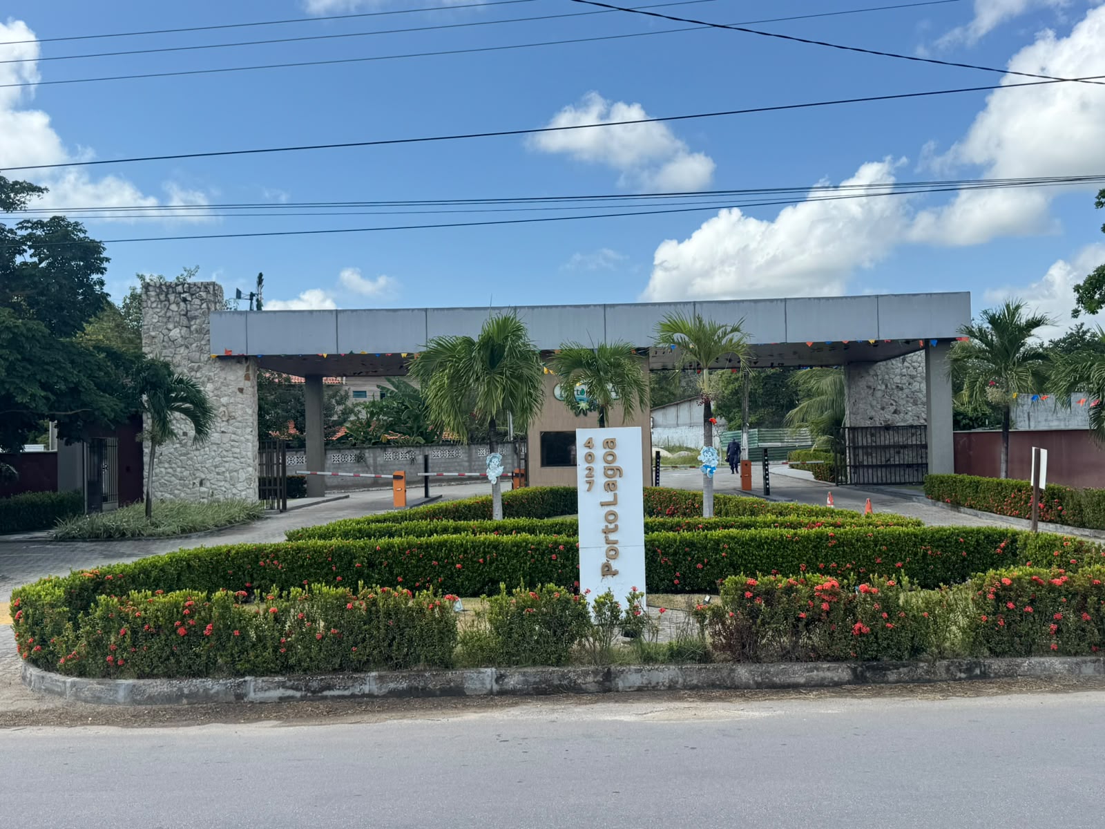 Casa Duplex de Luxo à Venda no Condomínio Porto Lagoa em Aquiraz