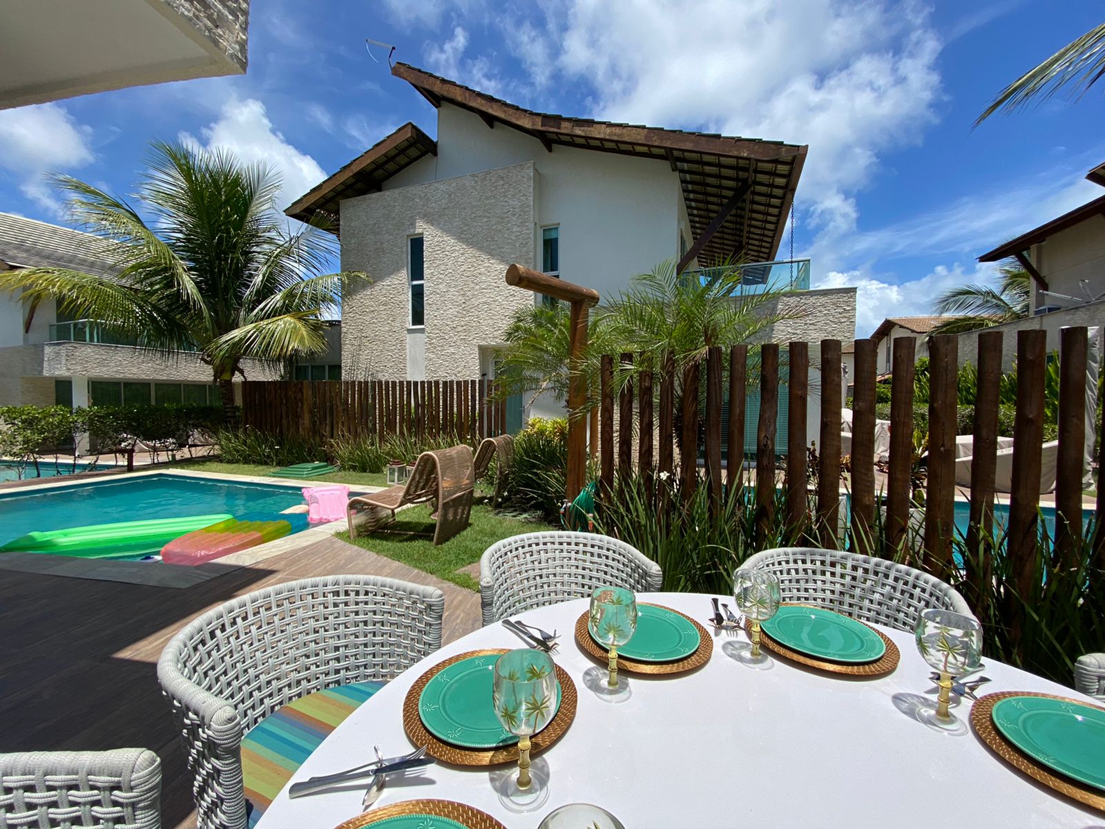 Casa com 4 suítes Muro Alto - Porto de Galinhas 