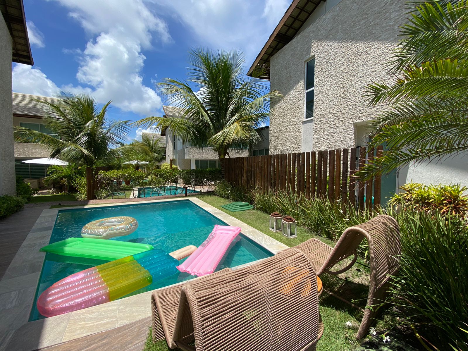 Casa com 4 suítes Muro Alto - Porto de Galinhas 