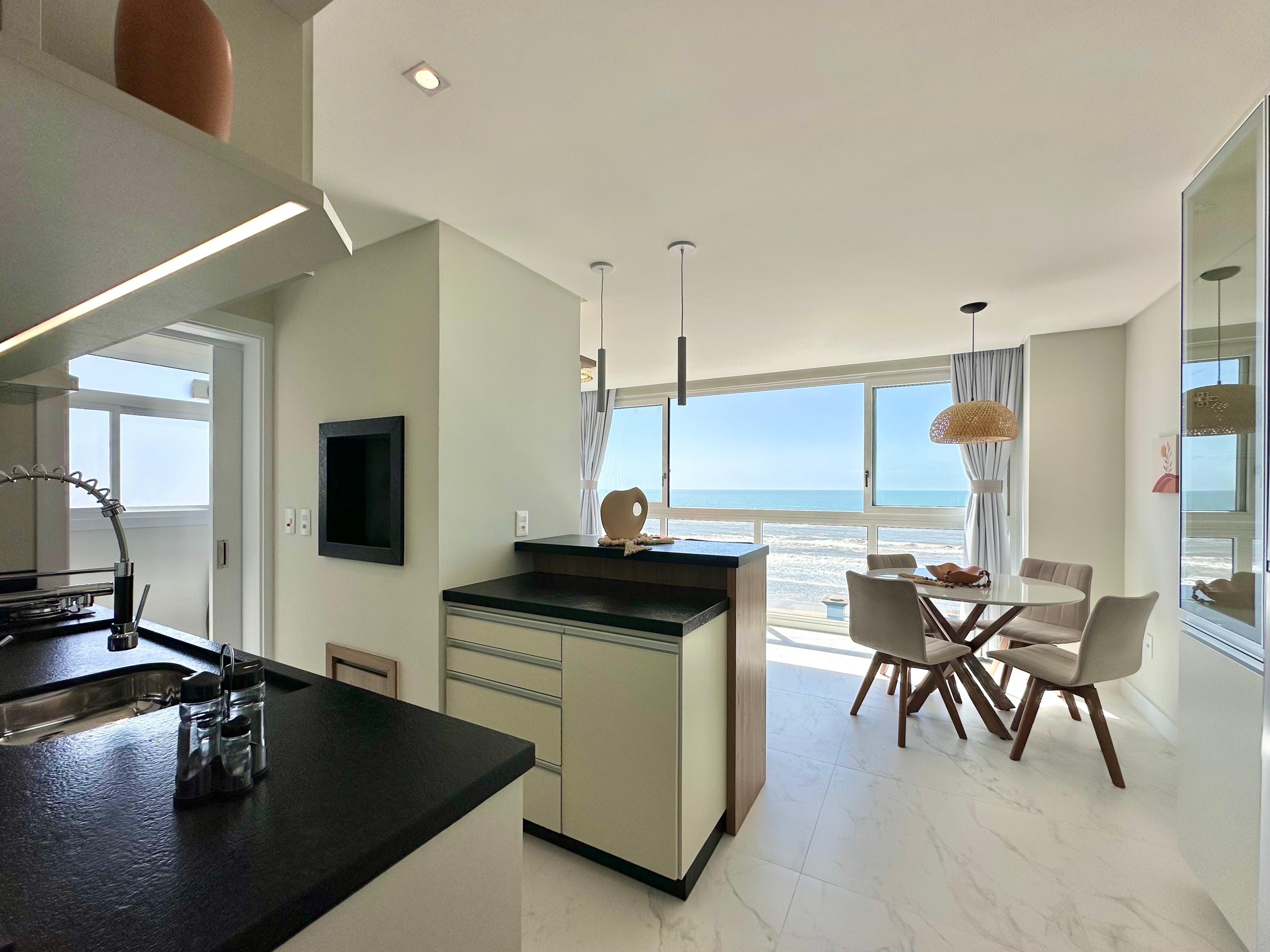 APARTAMENTO ALTO PADRÃO COM VISTA MAR! MOBILIADO E DECORADO
