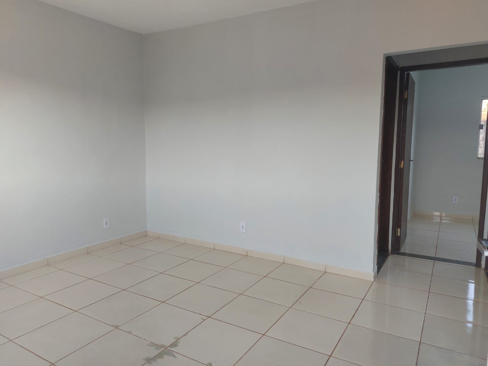Casa à Venda em Luziânia – 2 Quartos, 2 Vagas, Aceitando financiamento