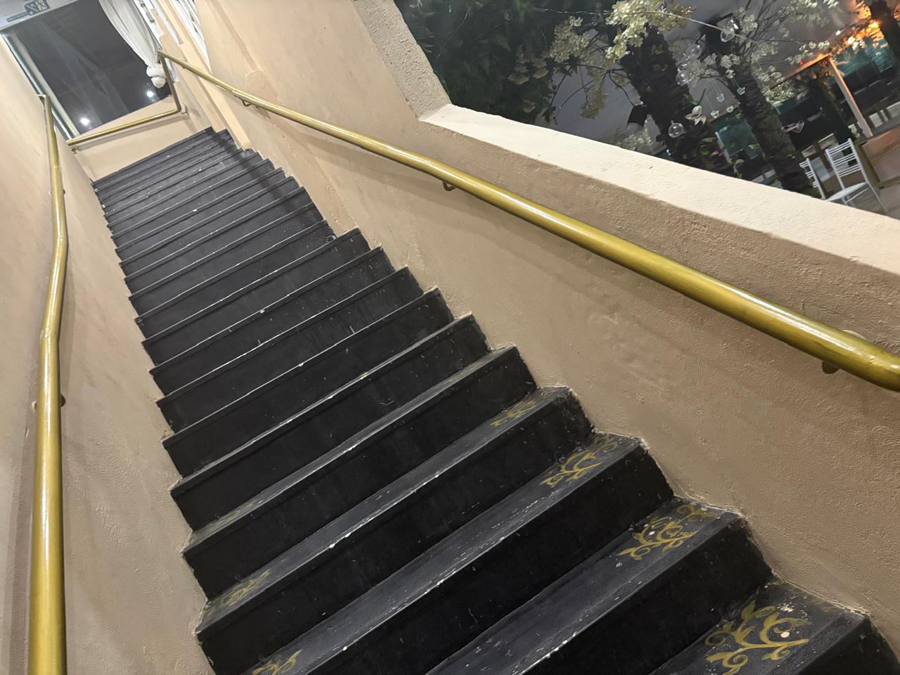 Completo Pavilhão Comercial no Jardim Angélica em Guarulhos SP